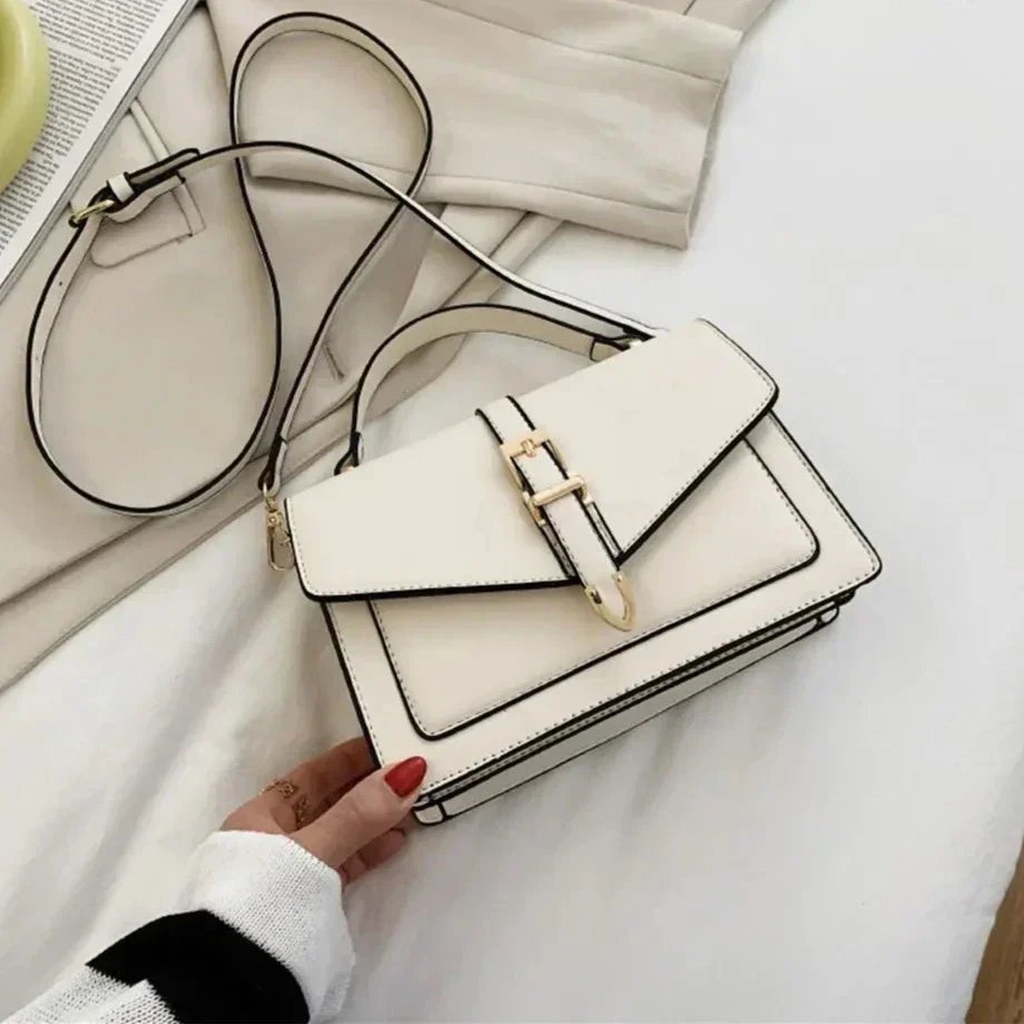 Dagmar™ – Spennefront Strukturert Crossbody Bag