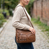 Kaia™ – Multi Zip Kompartment Vegansk Crossbody Veske